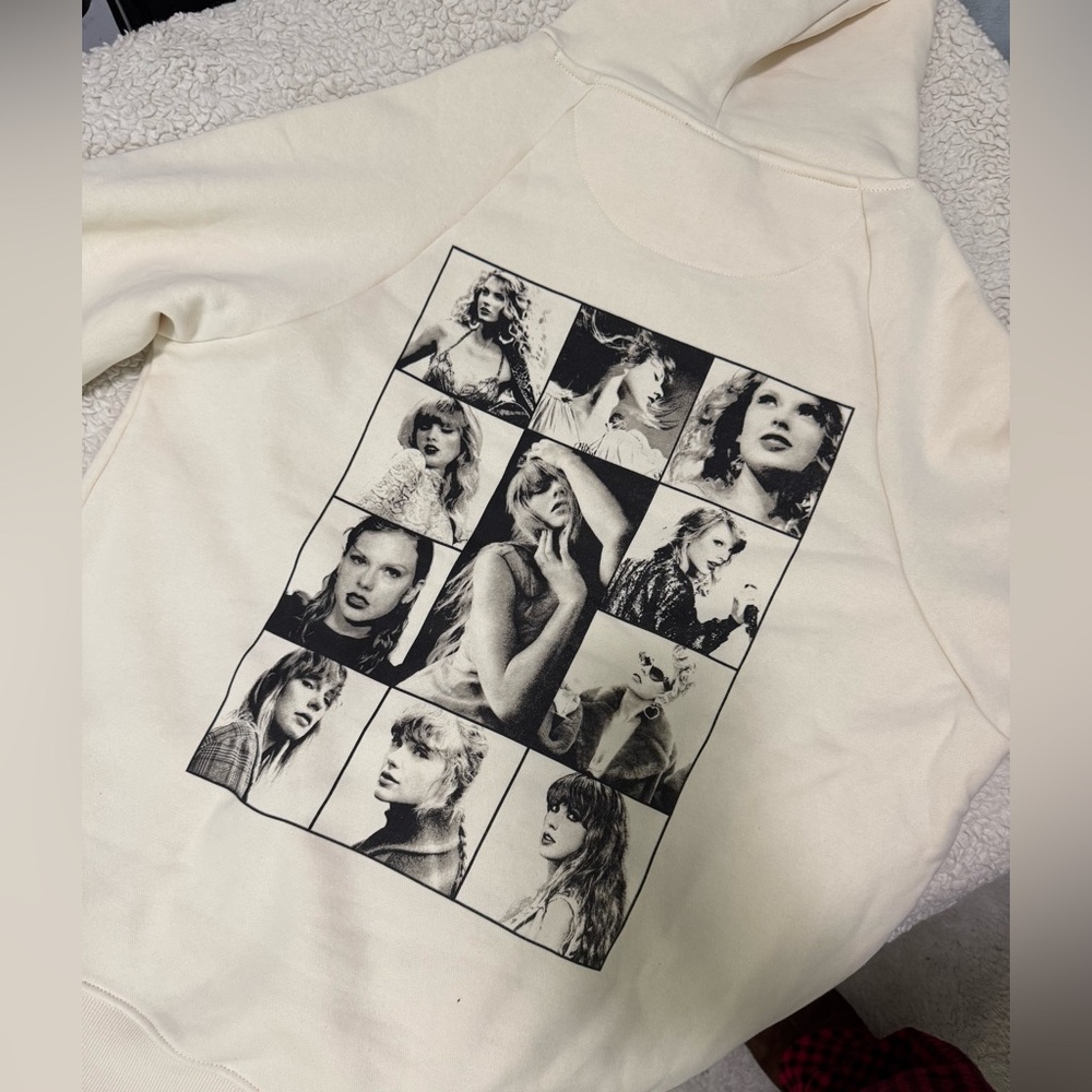 TAYLOR SWIFT OFFICIAL MERCH HOODIE vancouver bc 2024 medium beige brand new
